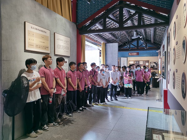 7d8325a0-ca46-4f61-9db1-00c335b7e781