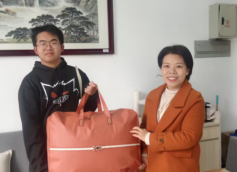 f46151bb-3d54-4288-9940-7e34a89d71f4 f46151bb-3d54-4288-9940-7e34a89d71f4