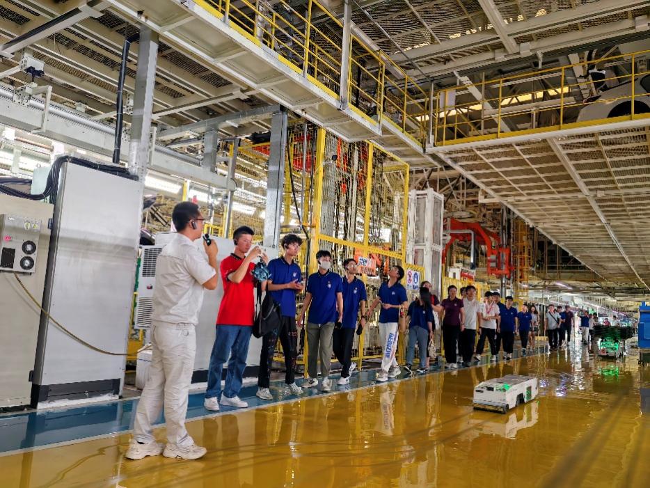 e73c2828-43a3-4a55-bded-1509b75c2c1f